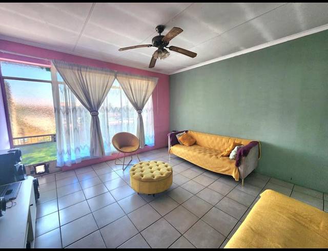 2 BEDROOM APARTMENT FOR SALE IN CRUYWAGEN PARK